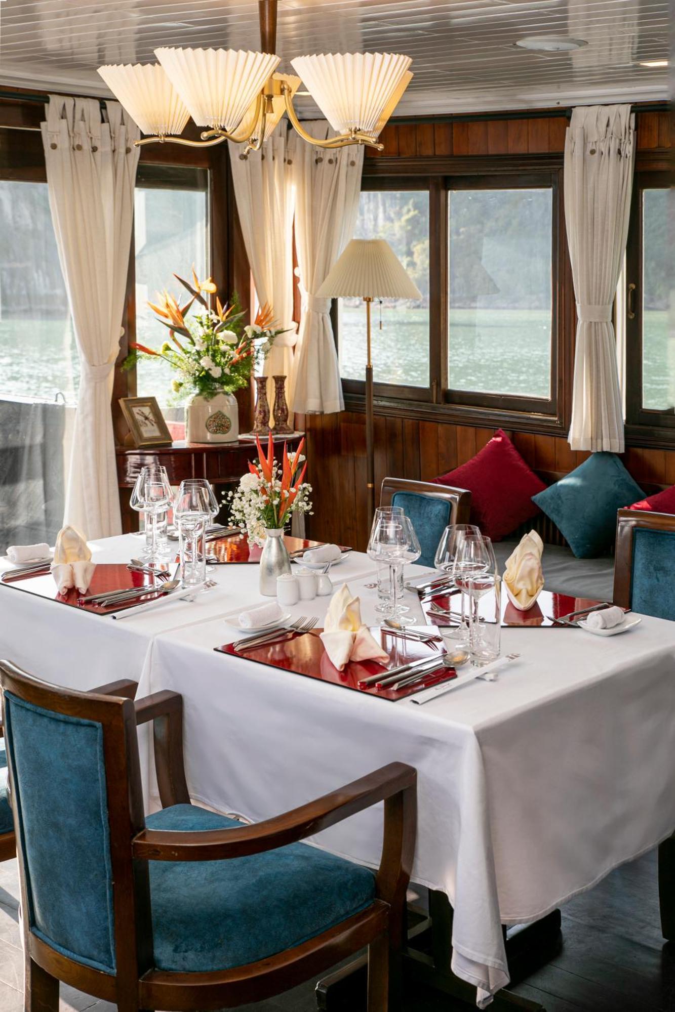 Отель Bhaya Legend Cruises Халонг Экстерьер фото